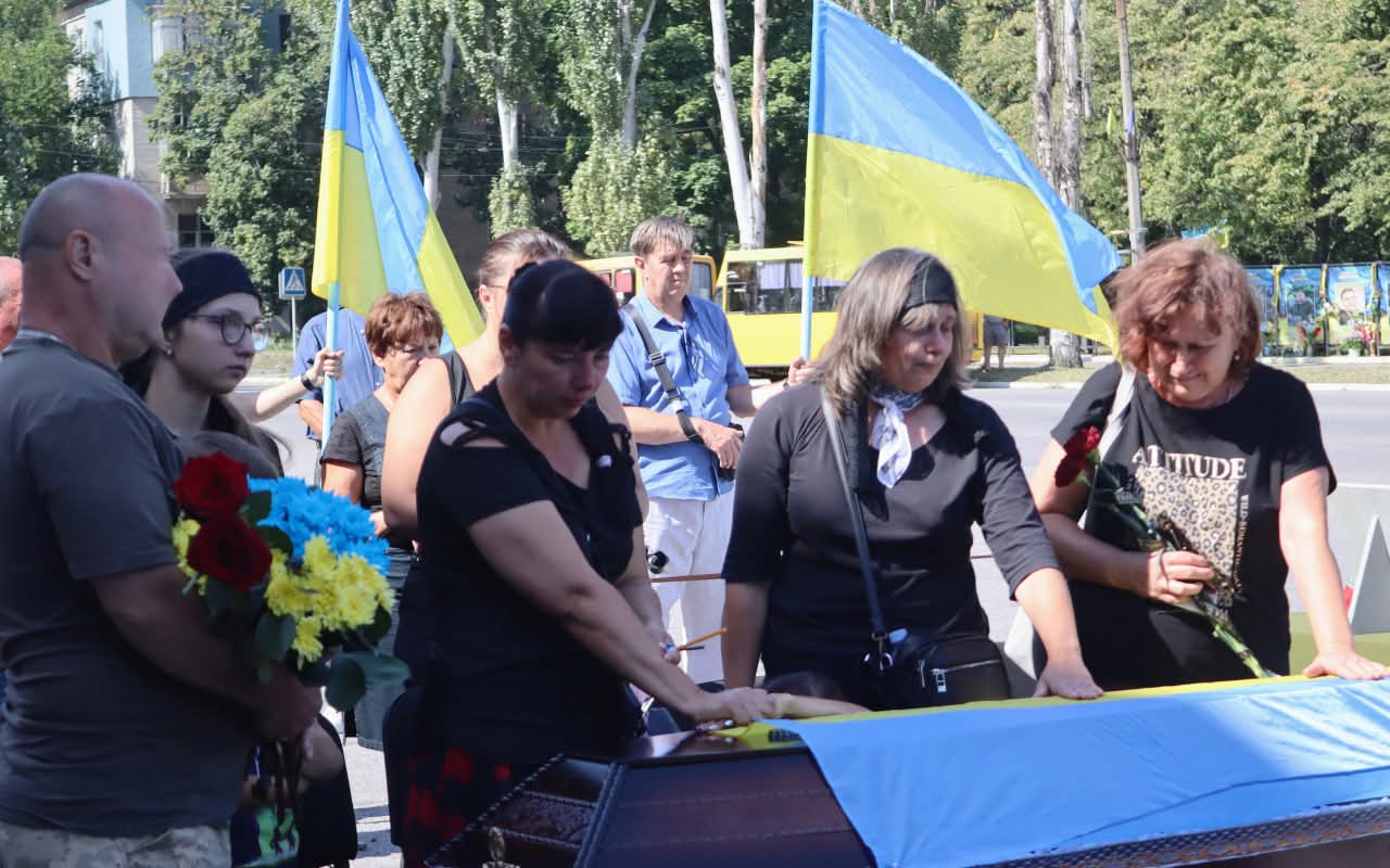 У Світловодську попрощалися із загиблим у 2023 році військовим Андрієм Карабо.