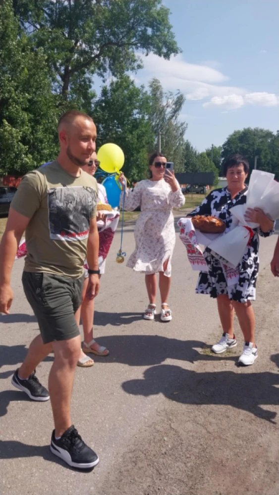 Олександрівська громада зустріла звільненого з російського полону Сергія Лишенка.