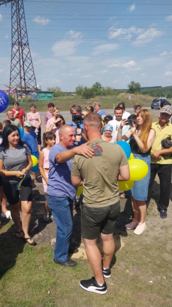 Олександрівська громада зустріла звільненого з російського полону Сергія Лишенка
