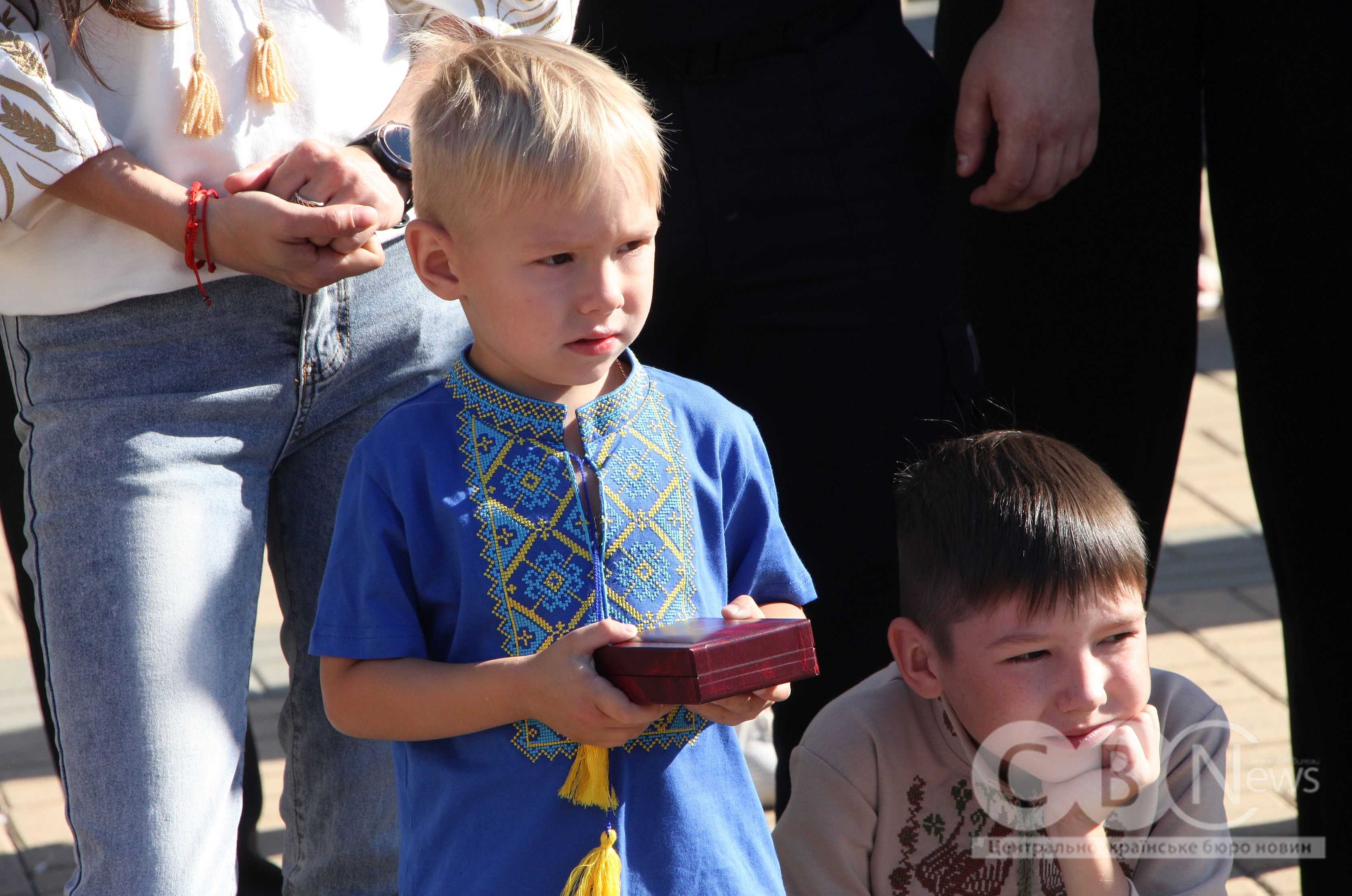 У День пам'яті загиблих захисників у Кропивницькому вшанували полеглих воїнів