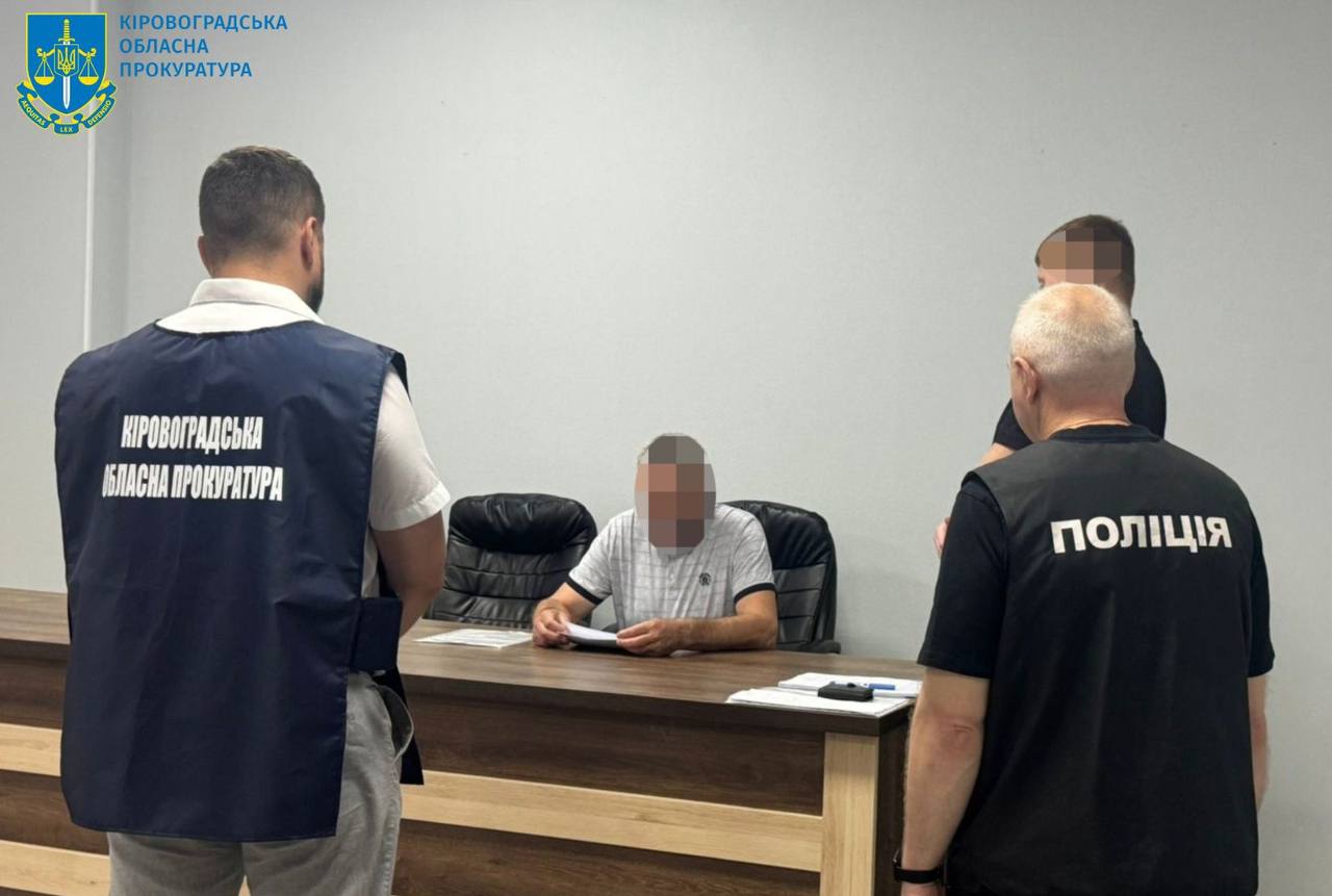 Правоохоронці підозрюють двох посадовців в Кропивницькому у завданні збитків державі на понад 12 мільйонів гривень на закупівлі автобусів-«гармошок».