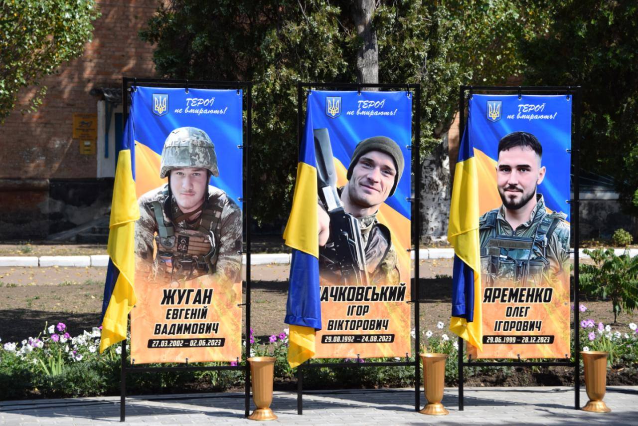 14 серпня дві Алеї Слави відкрили у Новостародубському окрузі Петрівській громаді.
