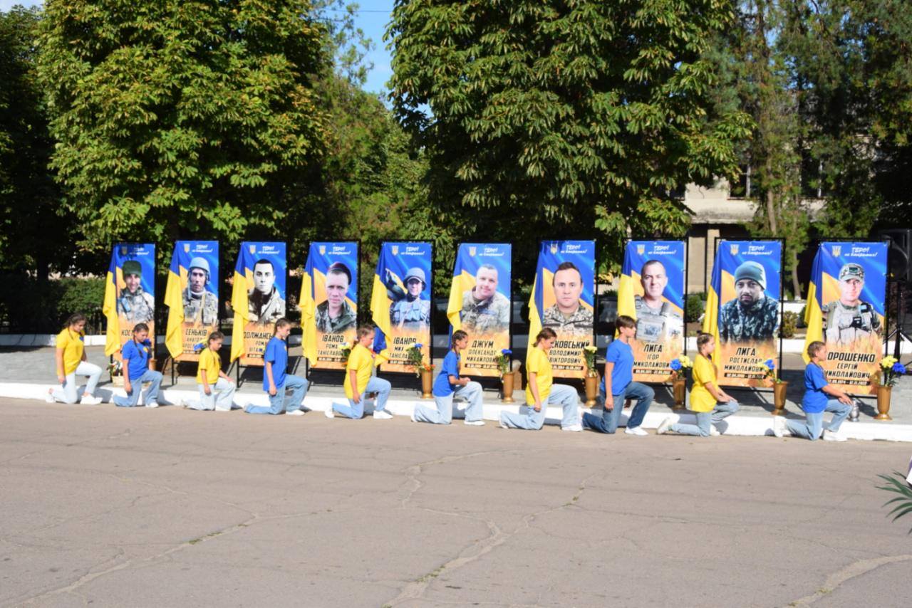 14 серпня дві Алеї Слави відкрили у Новостародубському окрузі Петрівській громаді.