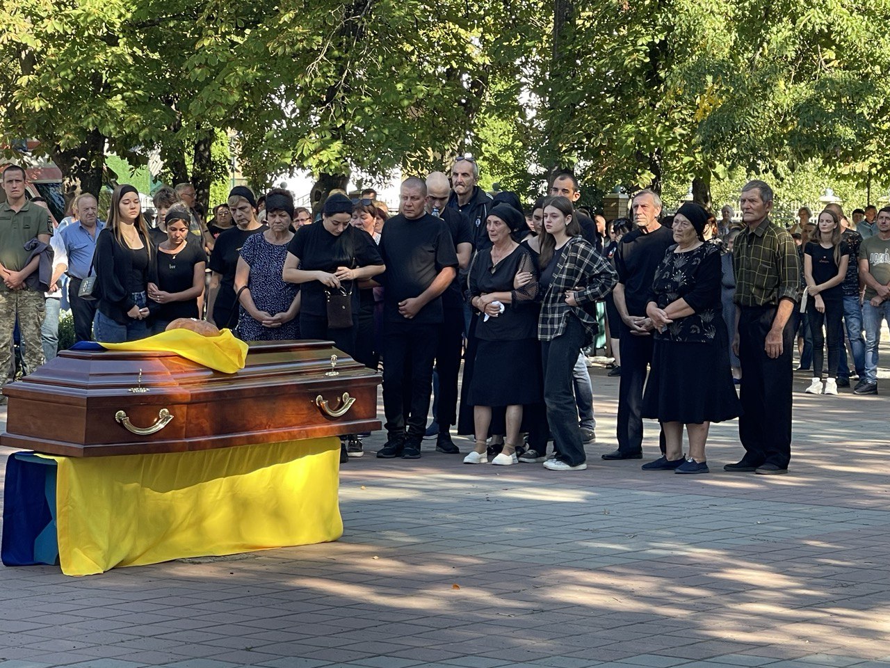 В Олександрівській громаді в останню путь провели загиблого 23-річного В'ячеслава Куценка.