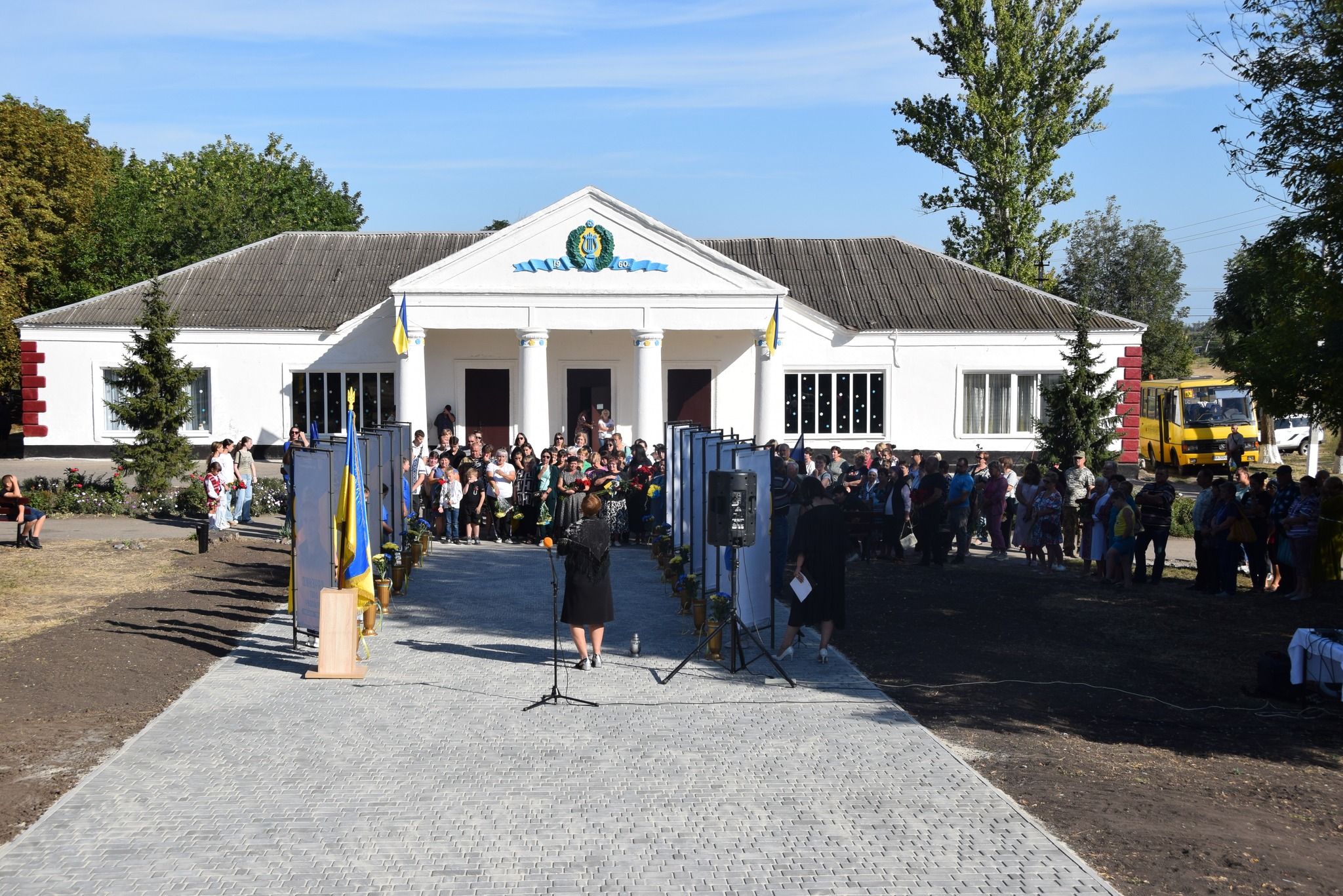 У селах Ганнівка та Володимирівка Петрівської громади відкрили Алеї Слави.