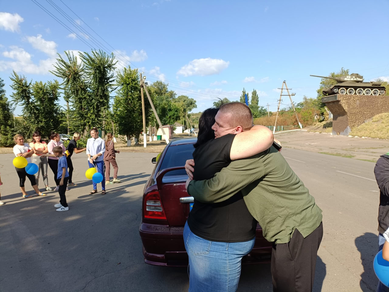 Військового, звільненого з полону, зустріли у Петрівській громаді