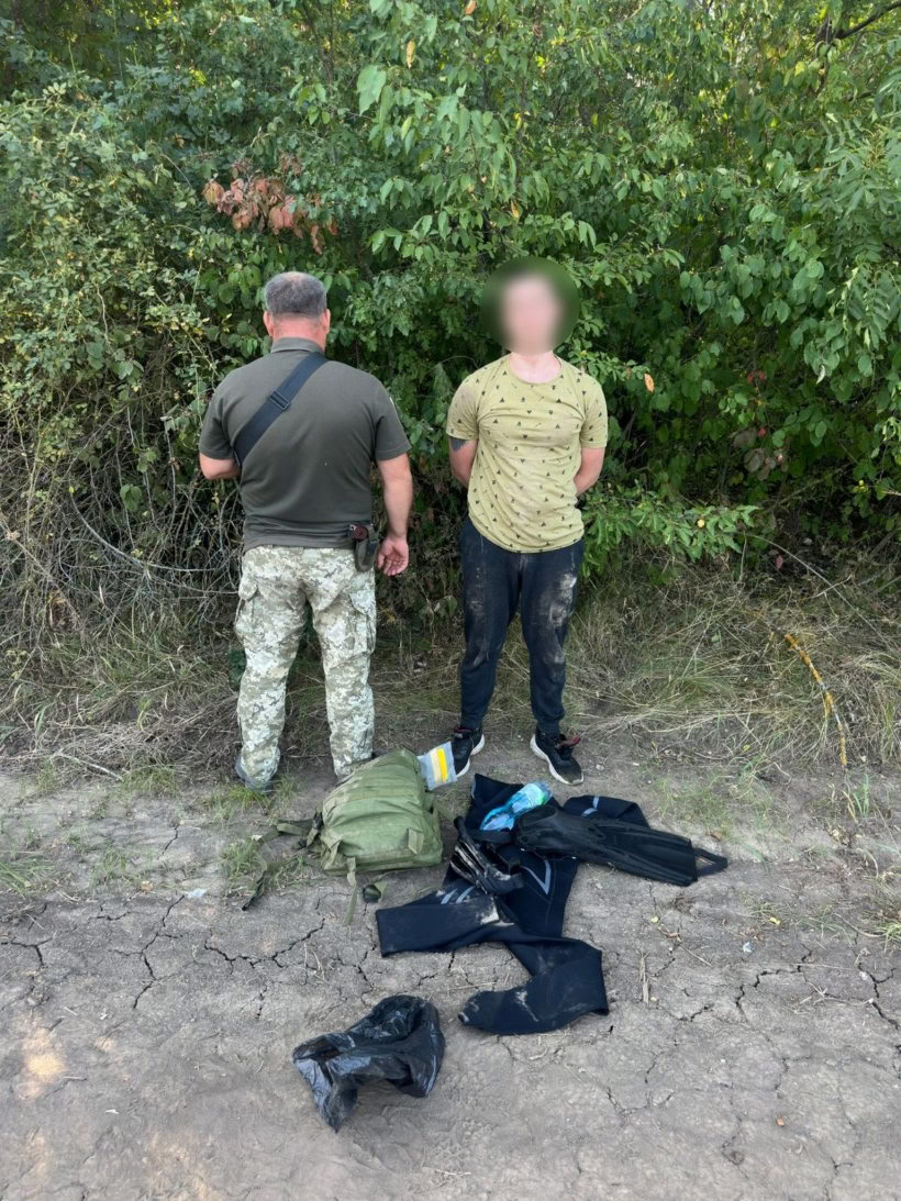 Житель Кіровоградщини у ластах намагався перетнути держкордон через Дністер