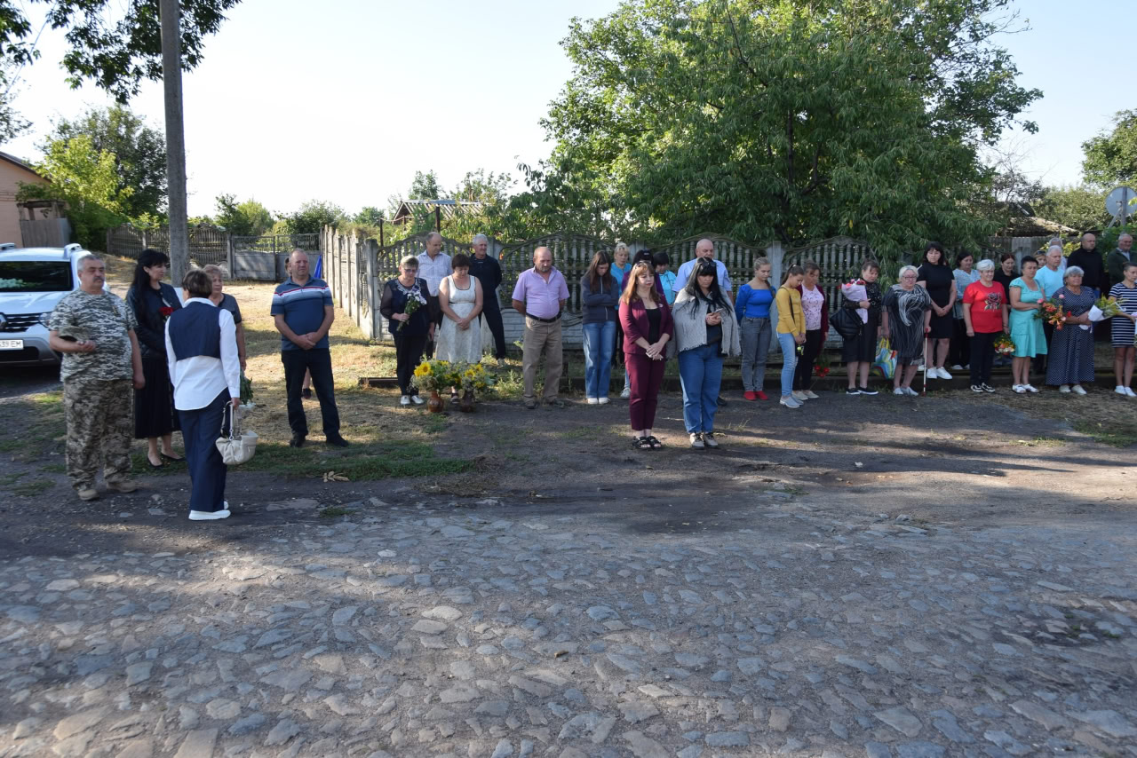 У двох селах Петрівської громади відкрили Алеї слави загиблих військових