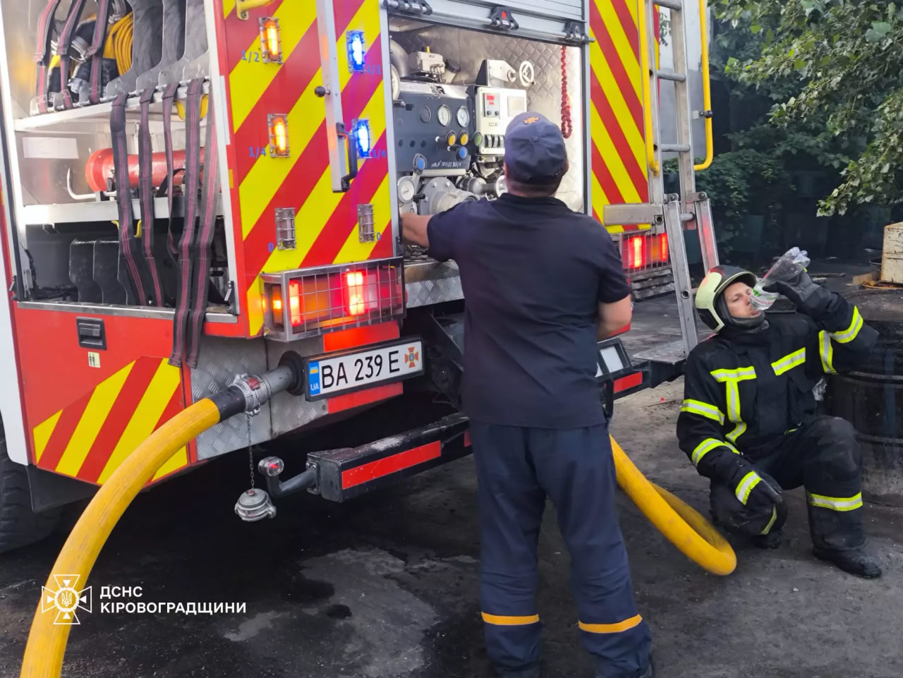 Трактор та дві тонни пелет згоріли під час нічної пожежі у Світловодську