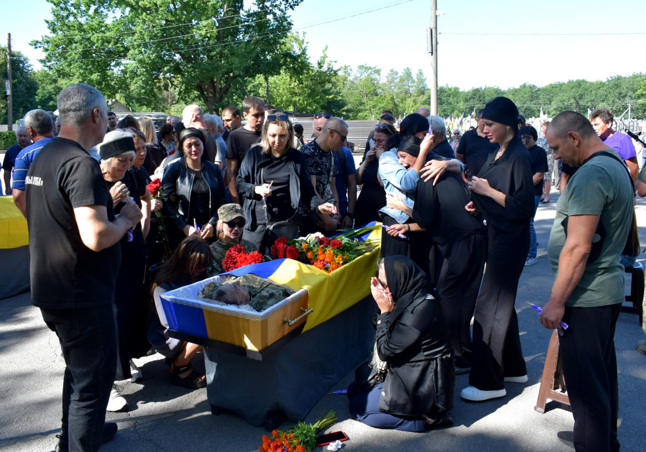 У Кропивницькому попрощалися з військовими Юрієм Сімонешком та Олександром Горкушею