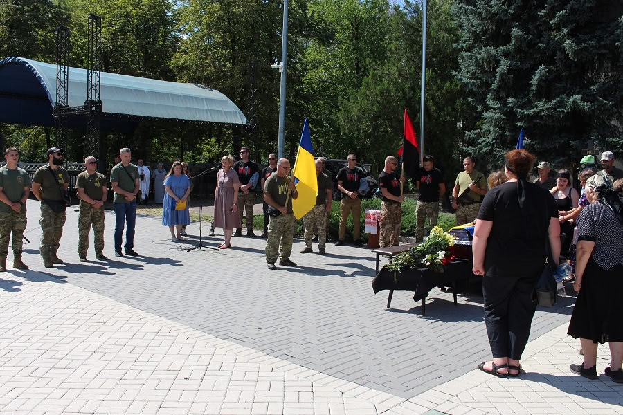 Із загиблим захисником попрощалися в Маловисківській громаді 