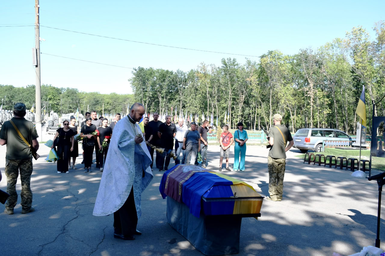 Із загиблим солдатом попрощалися у Кропивницькому 