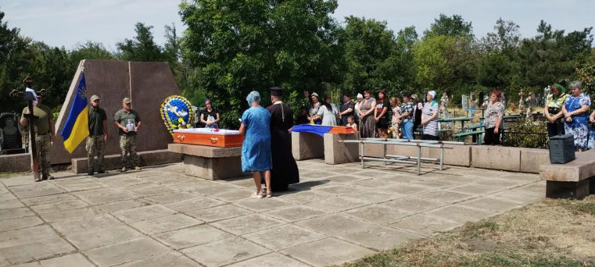 В Устинівській громаді попрощалися з військовим Олександром Степанцовим