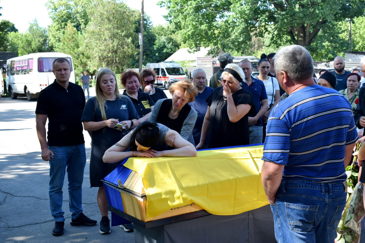 У Кропивницькому попрощалися з військовими Юрієм Сімонешком та Олександром Горкушею
