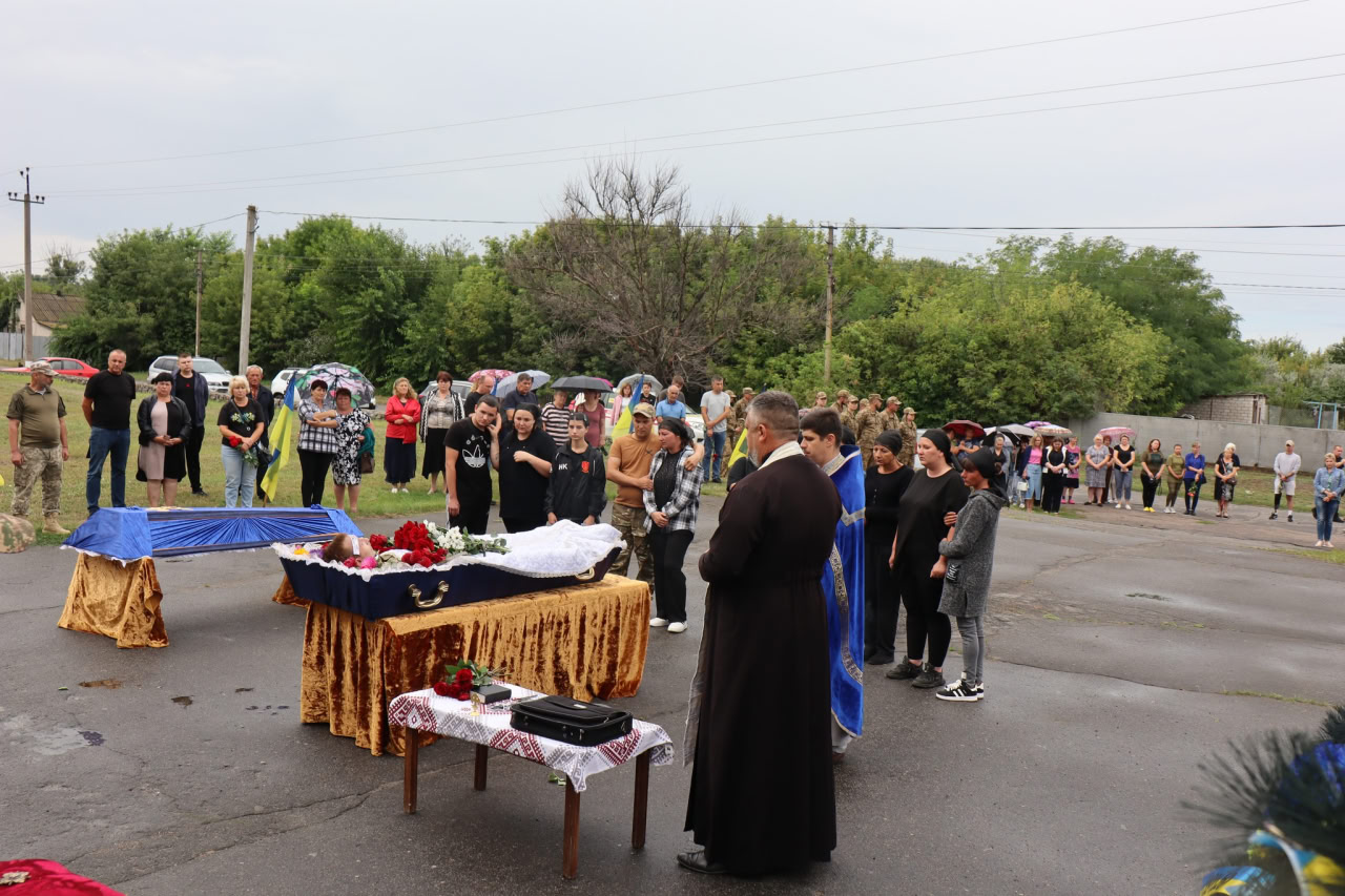 Військового з Онуфріївської громади провели в останню путь