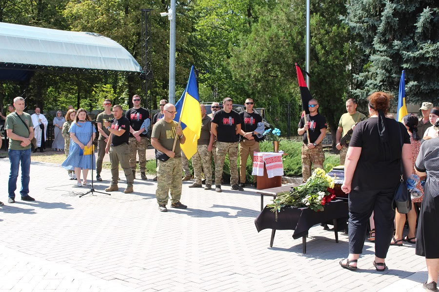 Із загиблим захисником попрощалися в Маловисківській громаді 