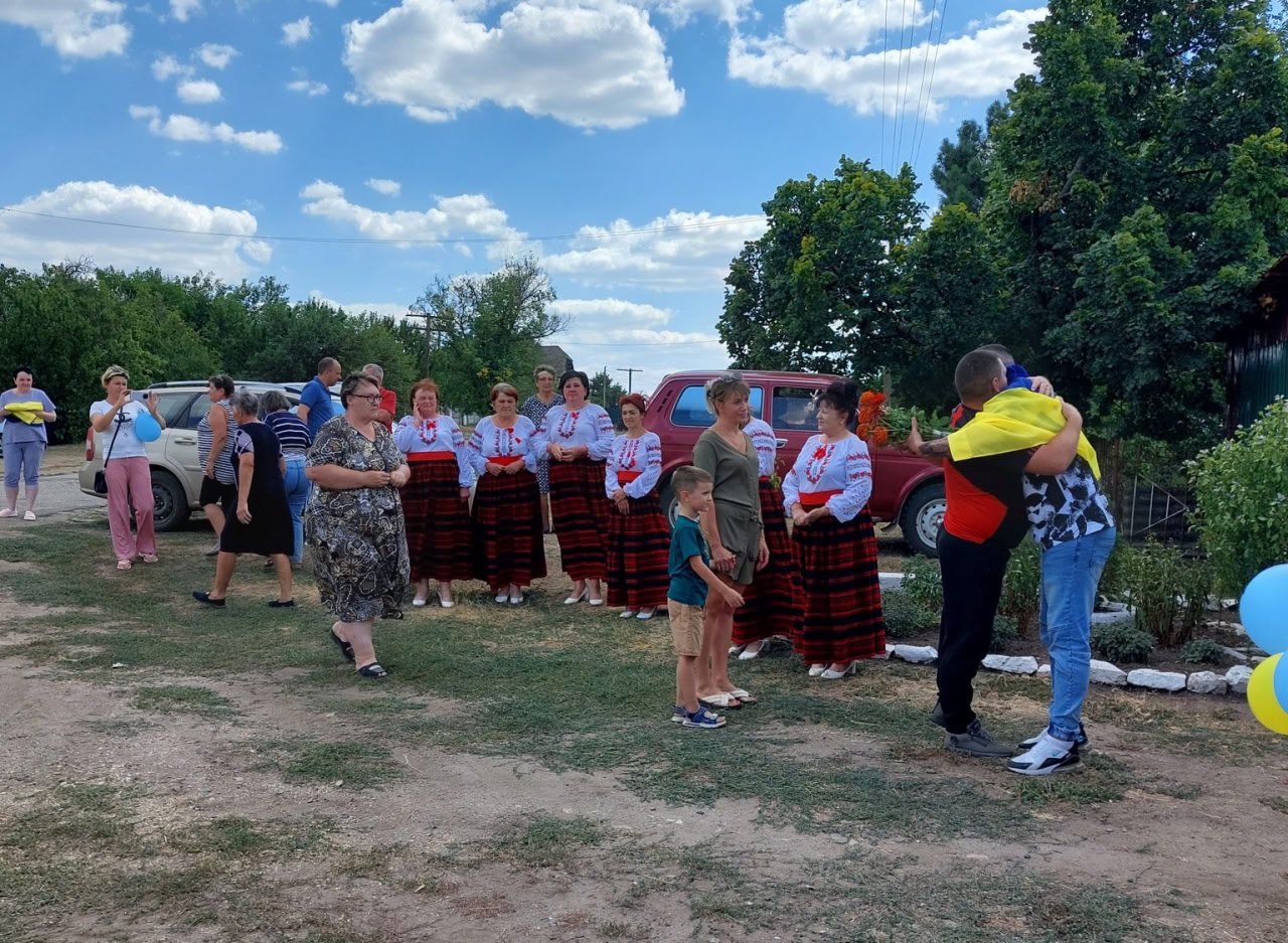 Військового з Устинівської громади зустріли після повернення з полону