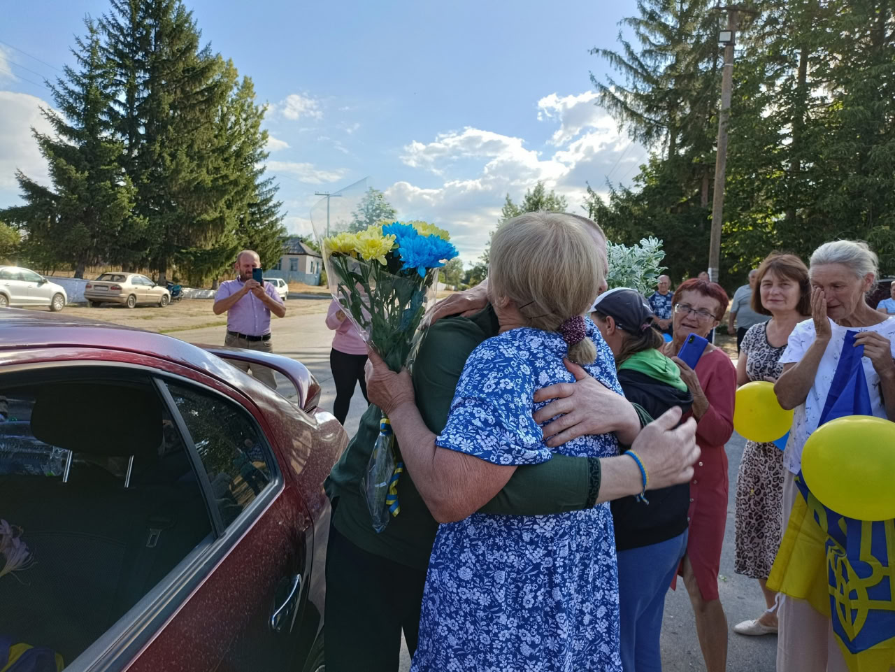 Військового, звільненого з полону, зустріли у Петрівській громаді