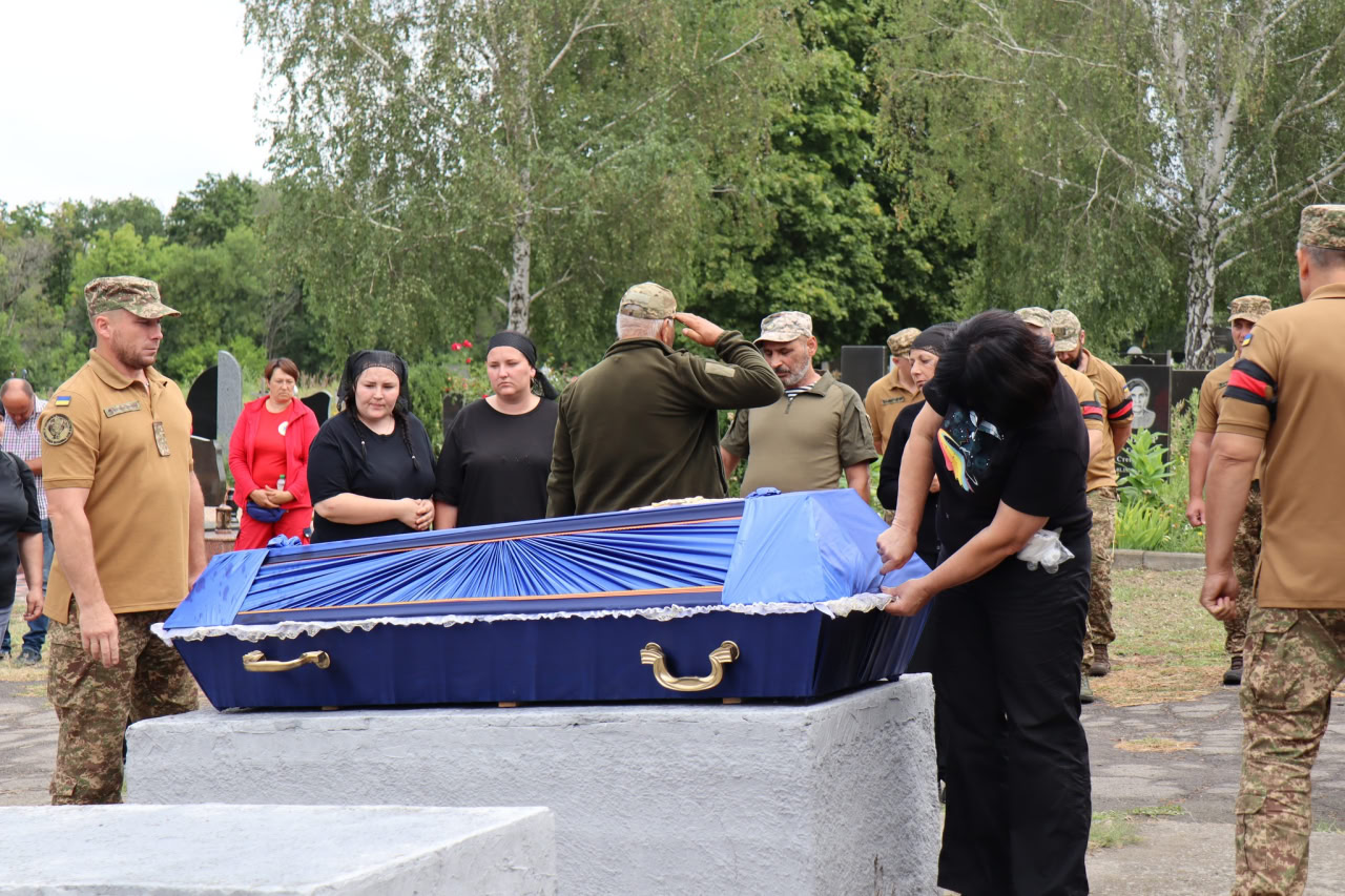 Військового з Онуфріївської громади провели в останню путь