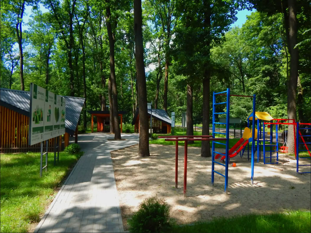 "Лісовичок" біля траси Дніпро – Кропивницький, неподалік Знам’янки
