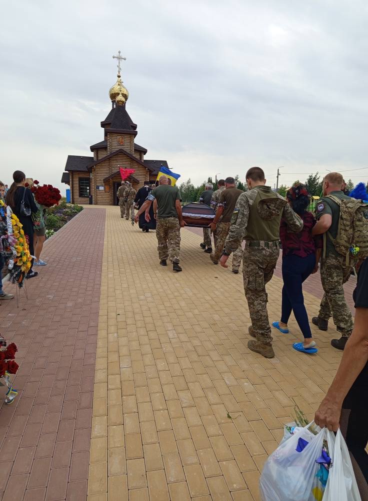 Ігоря Череп'яного, який загинув на Херсонщині, в останню путь провели у Долинській громаді