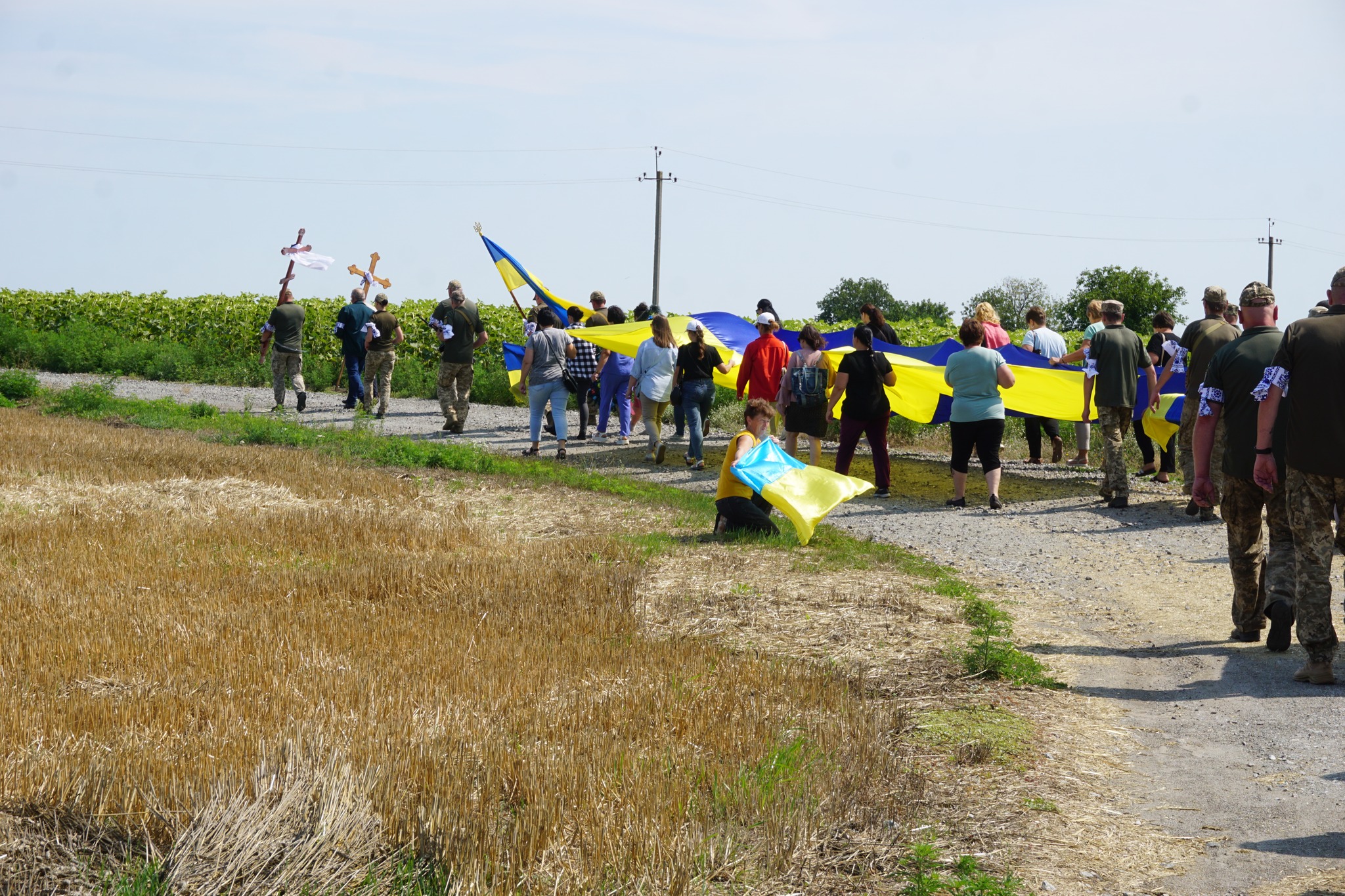 У Гайворонській громаді в останню путь провели загиблого Віталія Волобоя.