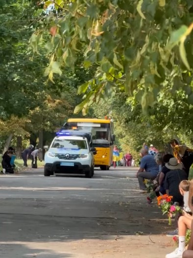 У Рівнянській громаді в останню путь провели загиблого на Донеччині Віталія Демчука.