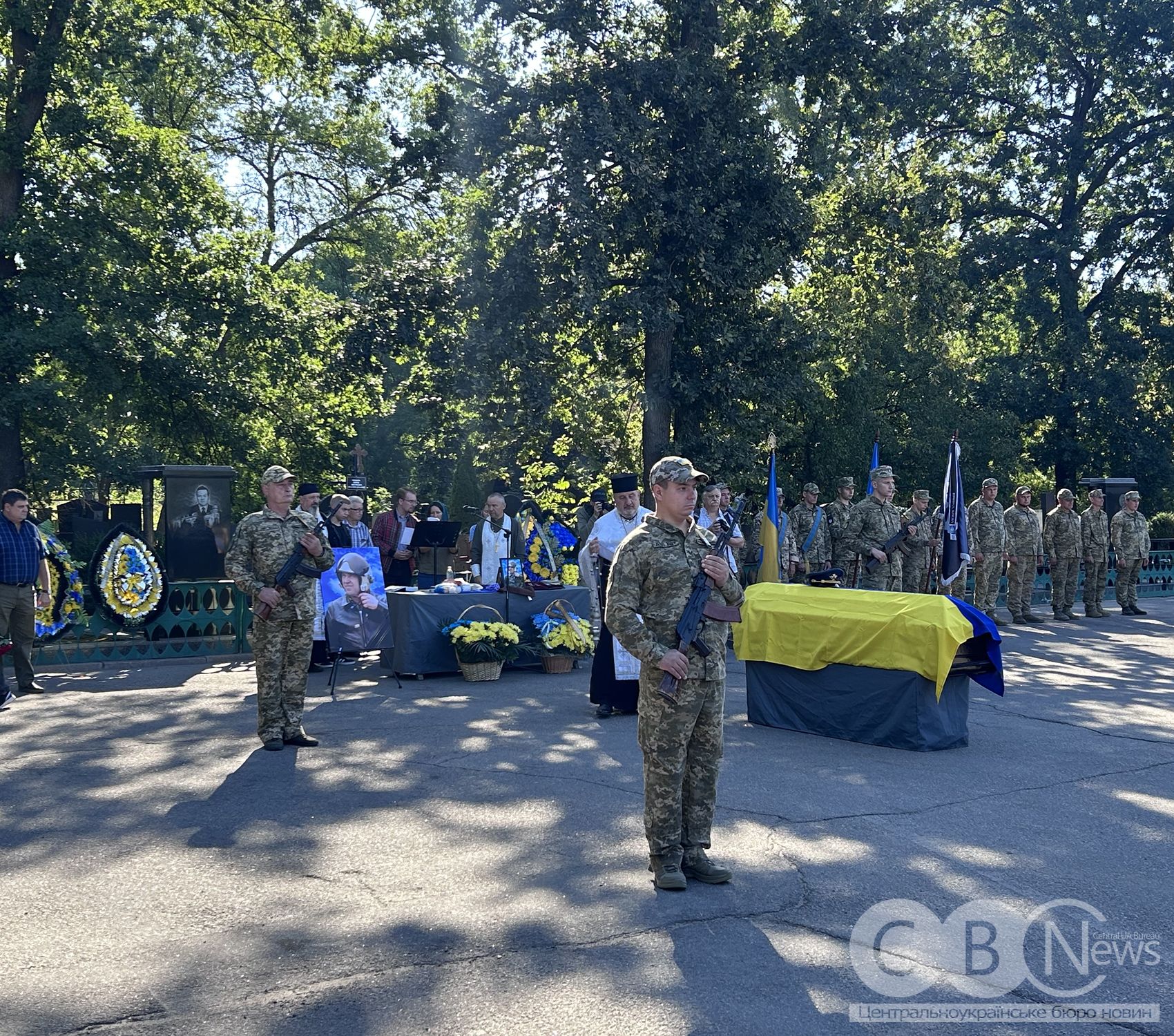 В останню путь загиблого майора, льотчика Сергія Бондаря провели у Кропивницькому.