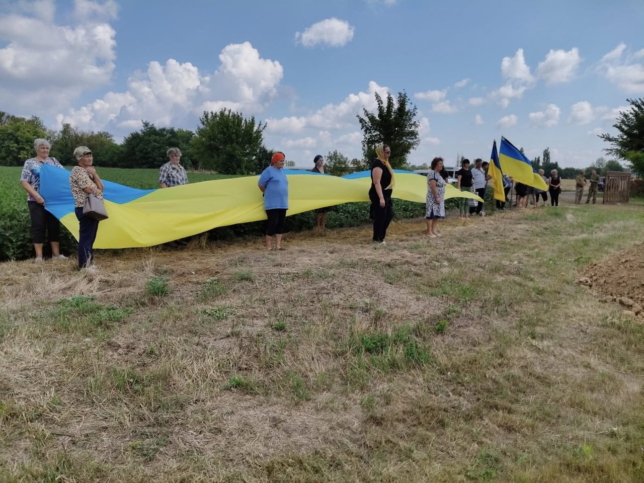 У Дмитрівській громаді попрощалися з військовим Едуардом Ананком
