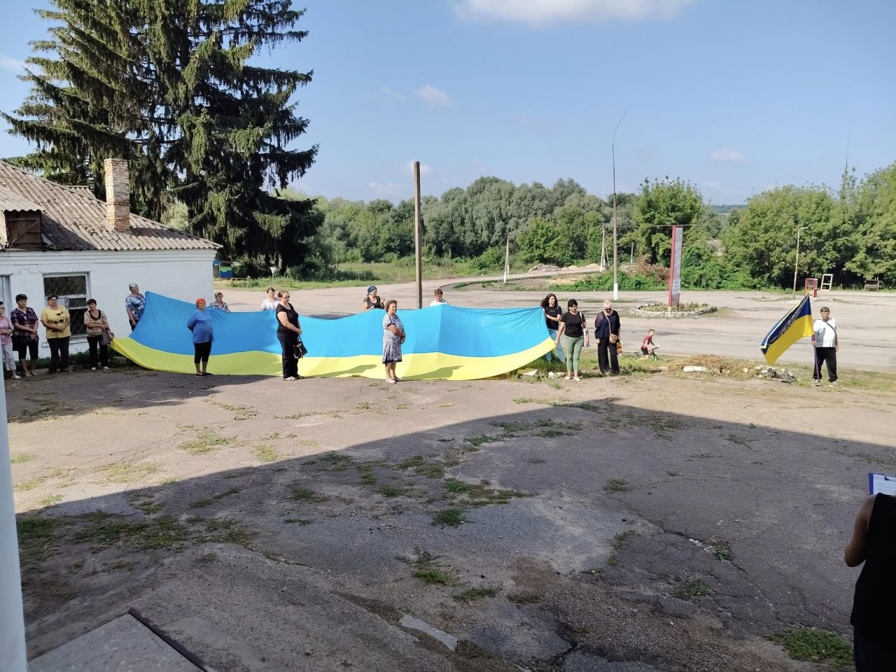 У Дмитрівській громаді попрощалися з військовим Едуардом Ананком