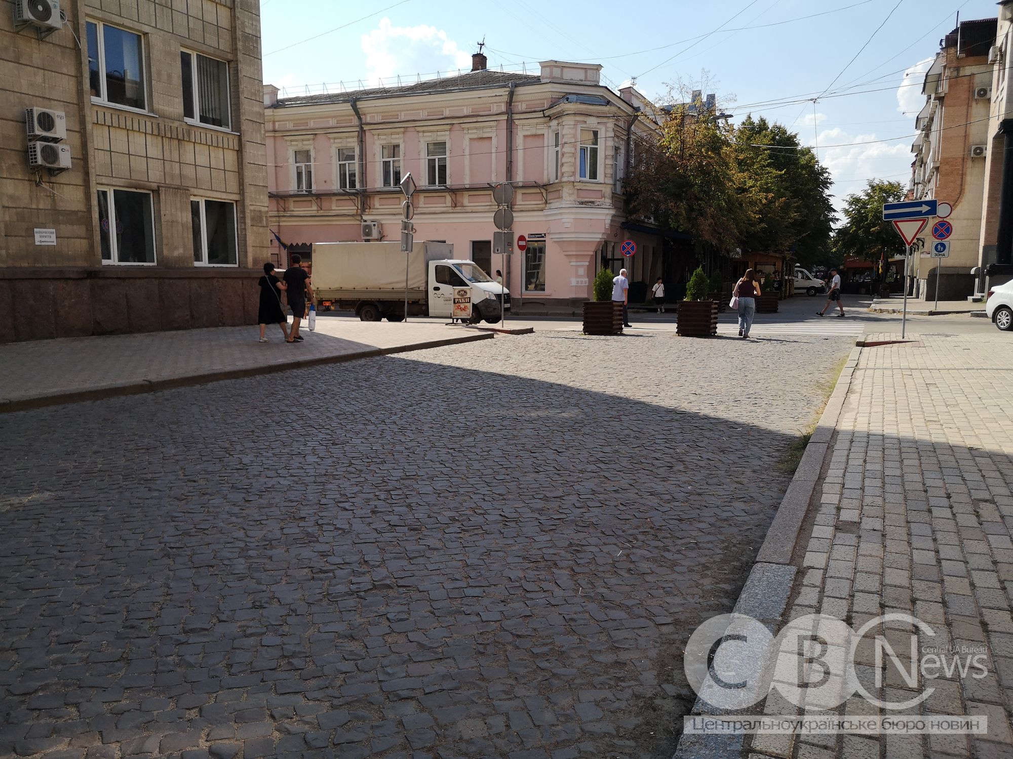 Частину вулиці Театральної у Кропивницькому реконструюють за понад 7,6 млн грн