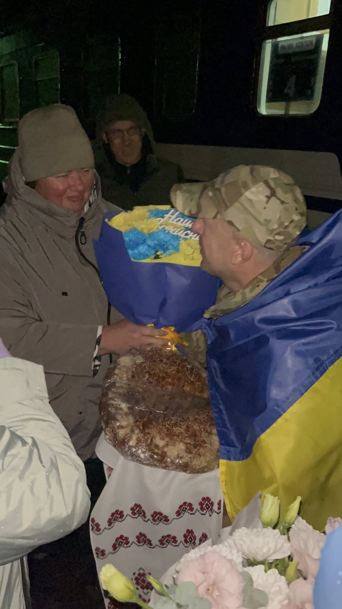 Звільненого з російського полону воїна зустріли в Глодоській громаді