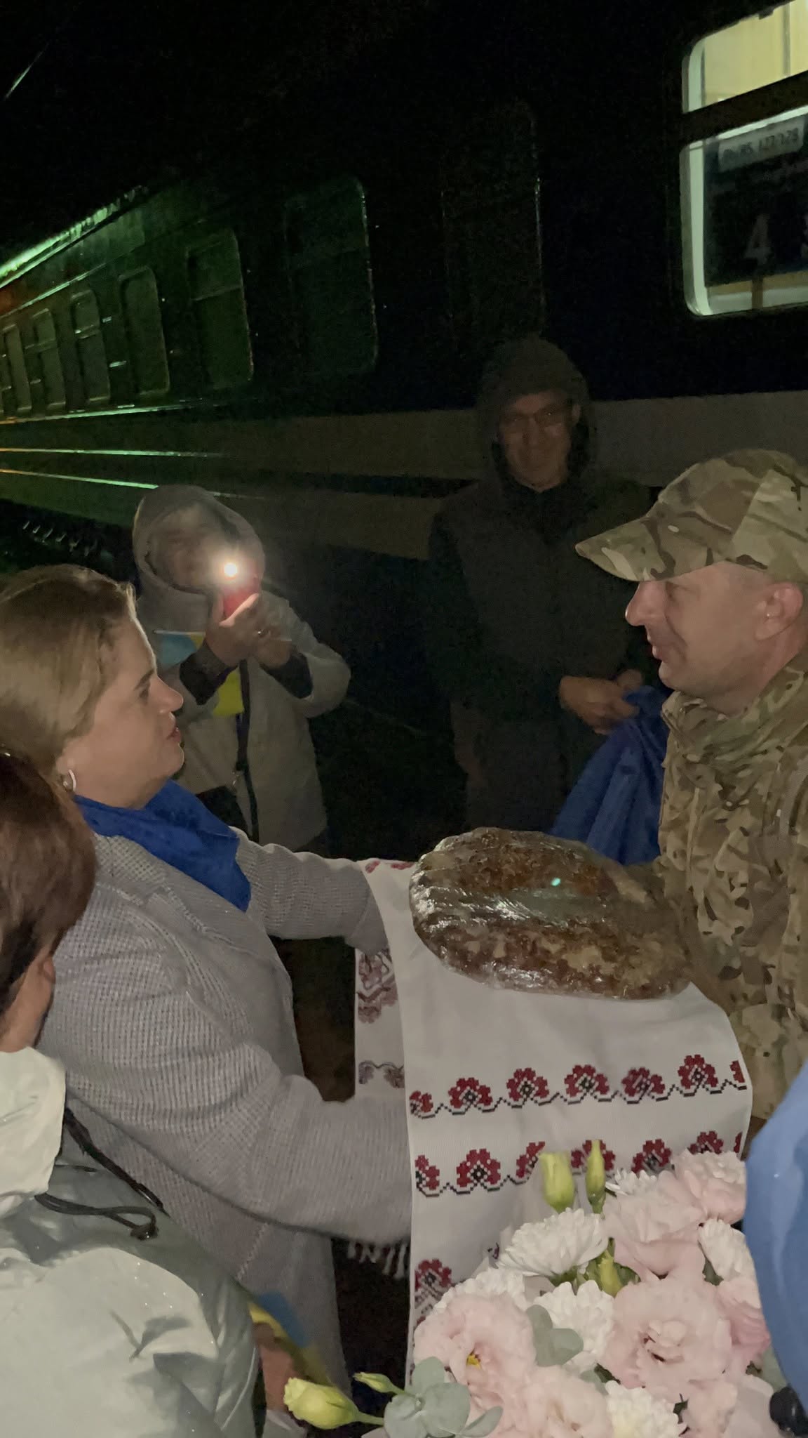 Звільненого з російського полону воїна зустріли в Глодоській громаді