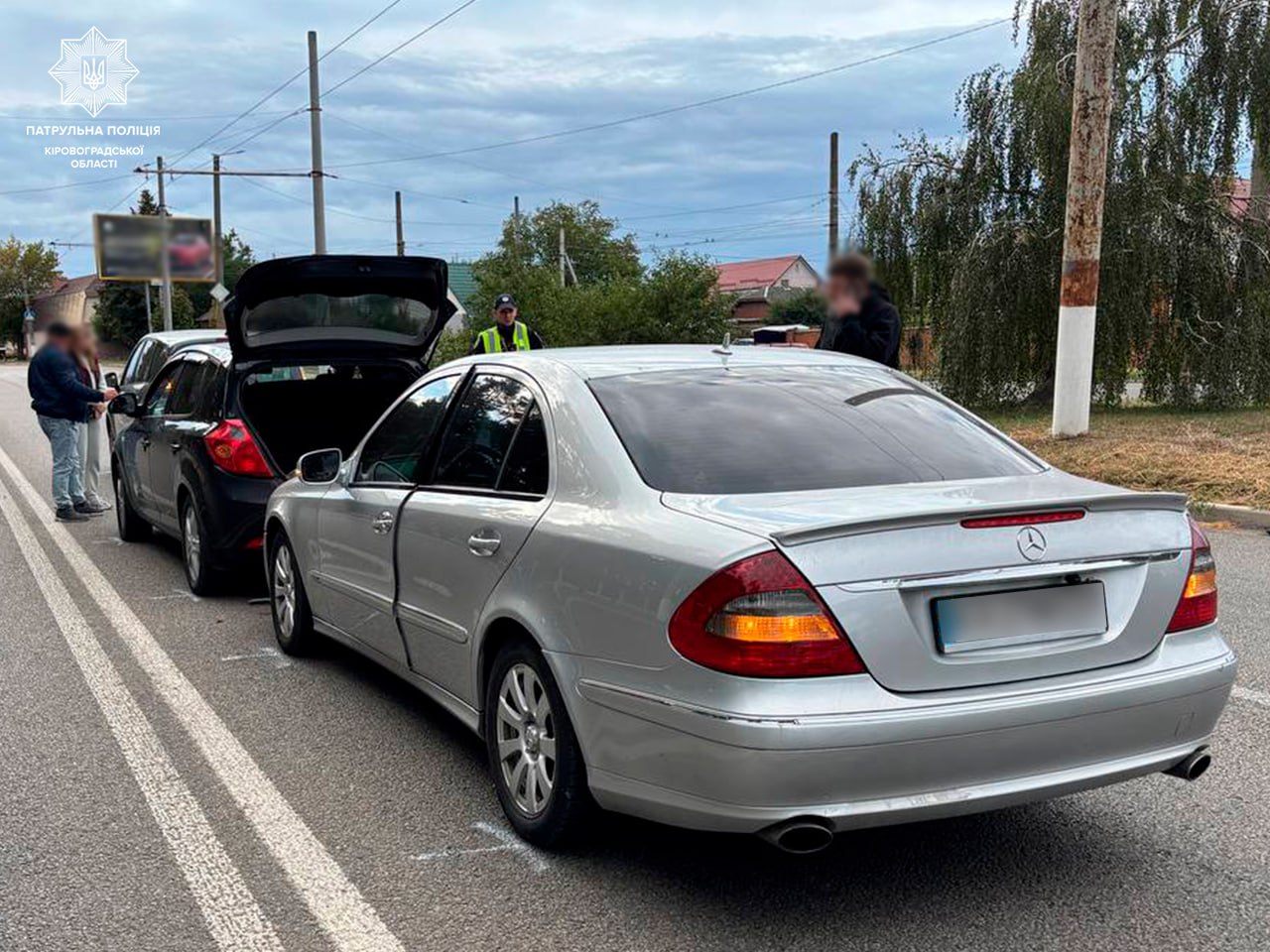 25 вересня у Кропивницькому на Лісопарковій водій Mercedes спричинив потрійну ДТП.