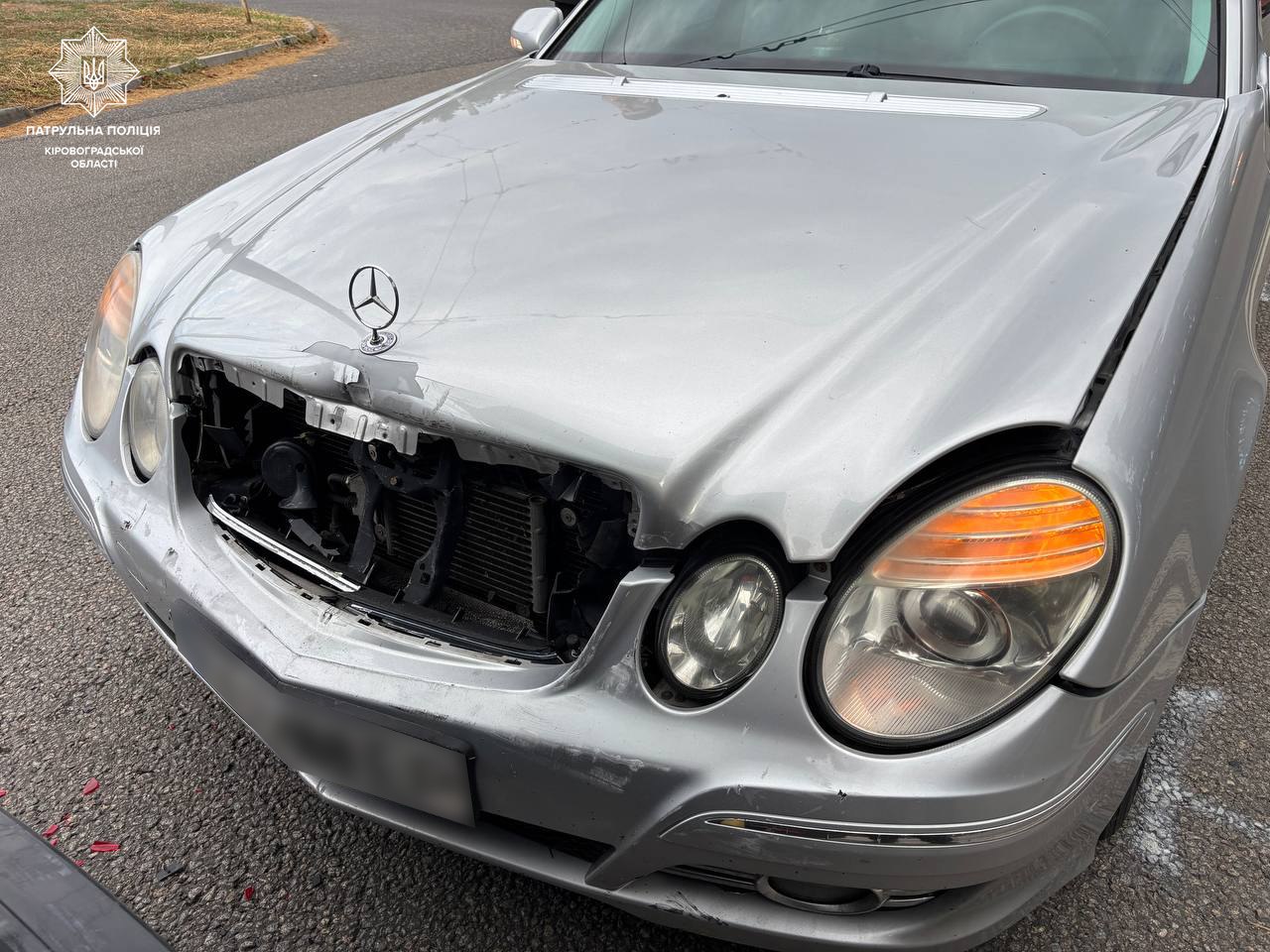 25 вересня у Кропивницькому на Лісопарковій водій Mercedes спричинив потрійну ДТП.