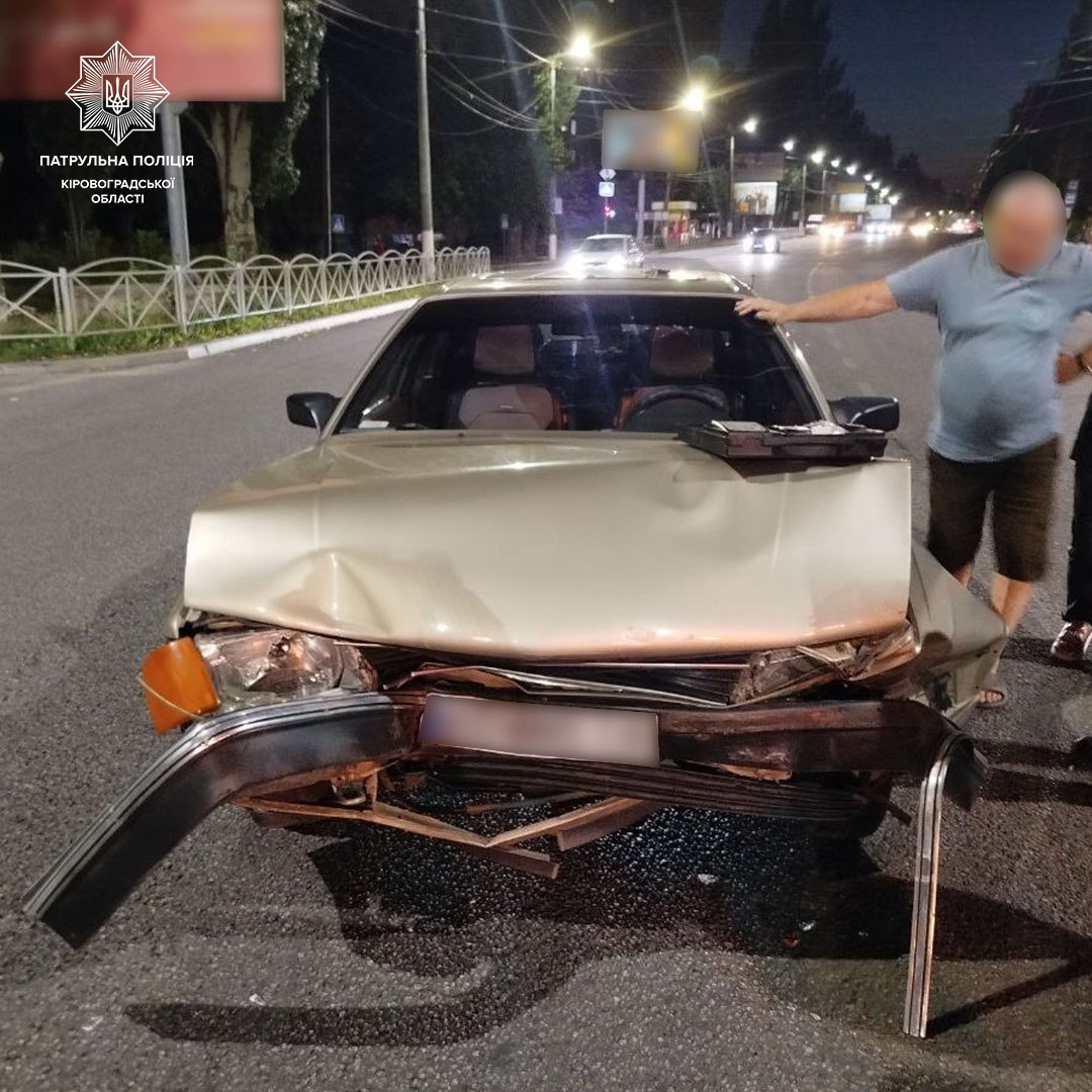 Правоохоронці склали два адмінматеріали на п'яного водія, який скоїв ДТП на вулиці Полтавській у Кропивницькому.