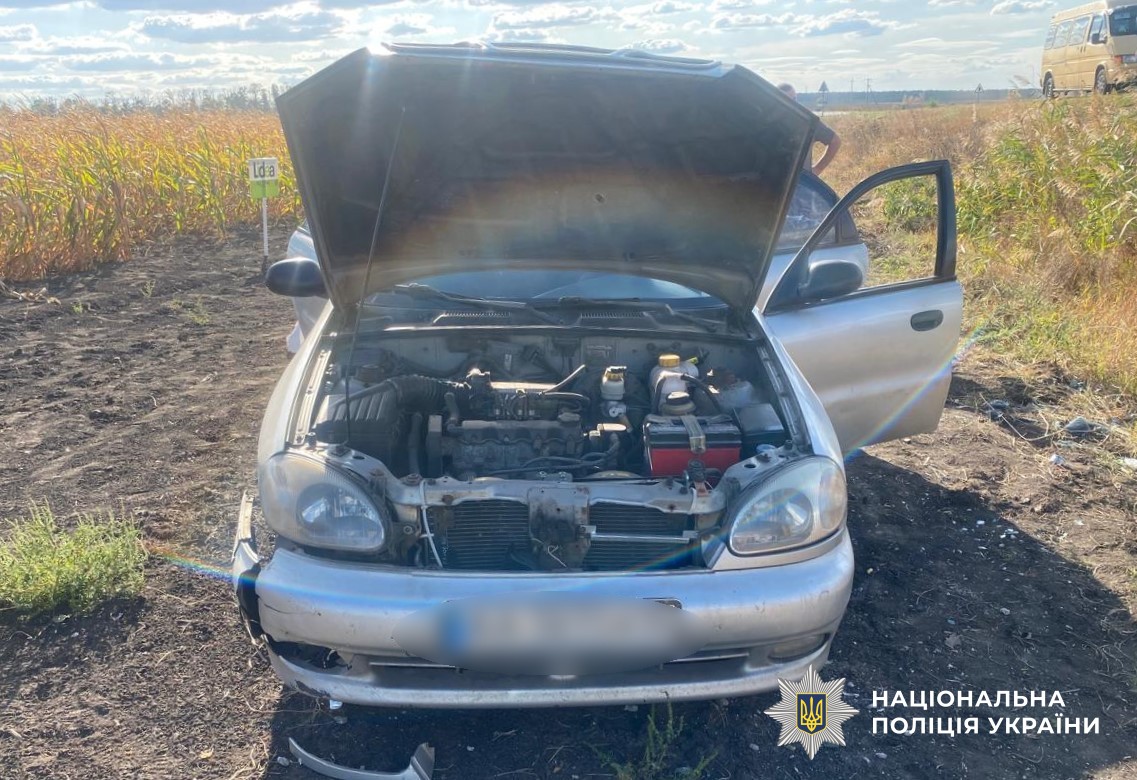 У Новоукраїнському районі поліція розслідує ДТП, в якому загинула жінка.