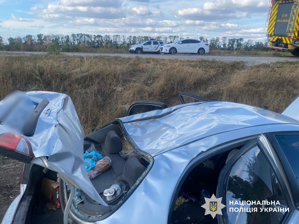 У Новоукраїнському районі поліція розслідує ДТП, в якому загинула жінка.