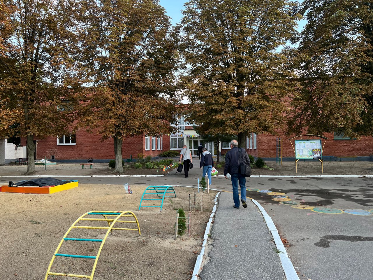 Чотирнадцять жителів Добропілля та Миргорода евакуювали до Олександрійської громади.