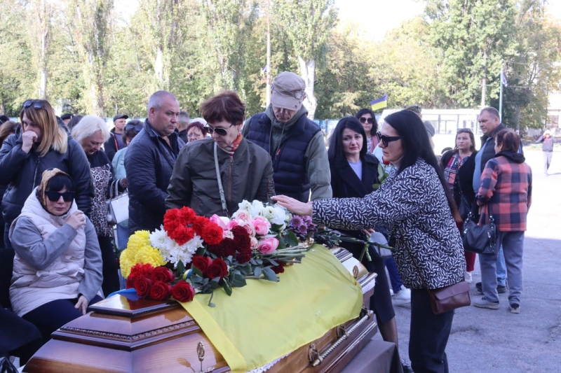 Із загиблим на війні матросом попрощалися у Світловодській громаді