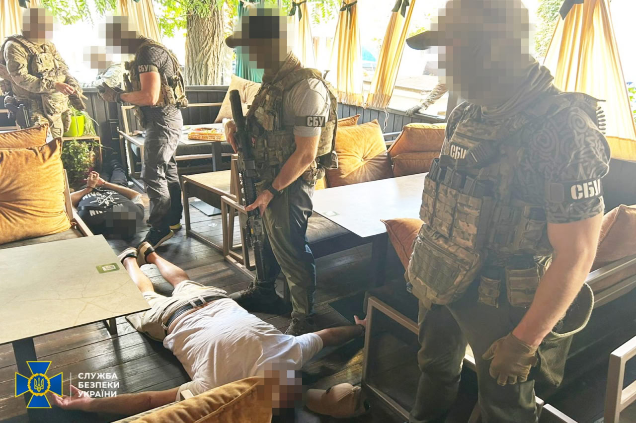 Поліція провела обшуки на Кіровоградщині для викриття банди, що тероризувала кілька регіонів 