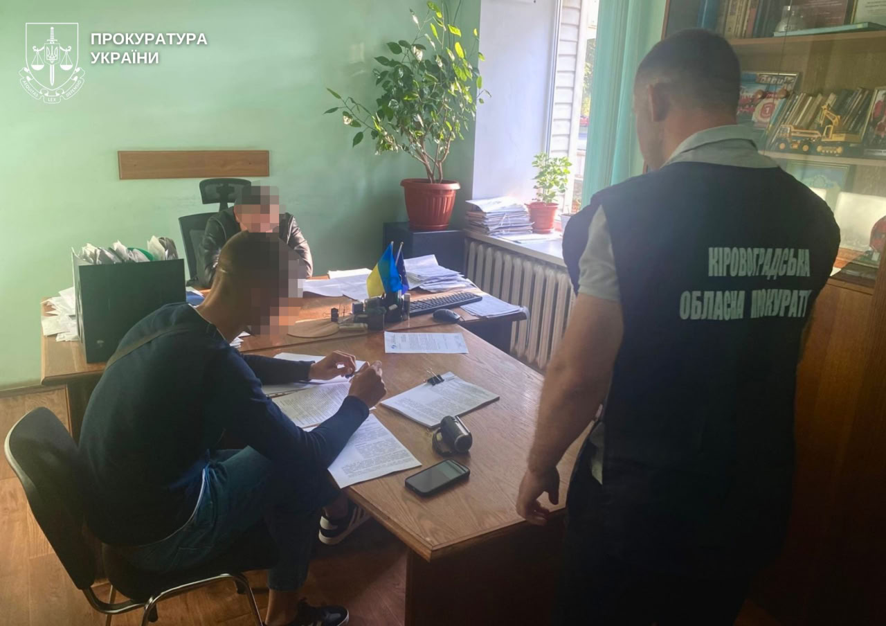 43 мільйони збитків: на Гайворонщині незаконно видобували мігматит