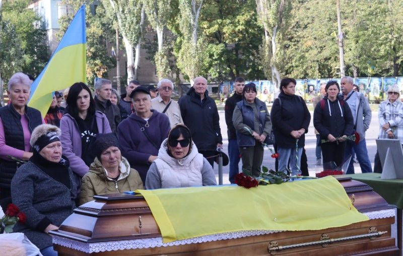 Із загиблим на війні матросом попрощалися у Світловодській громаді