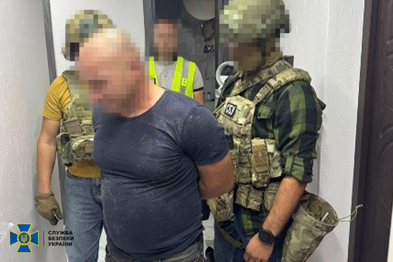 Поліція провела обшуки на Кіровоградщині для викриття банди, що тероризувала кілька регіонів 