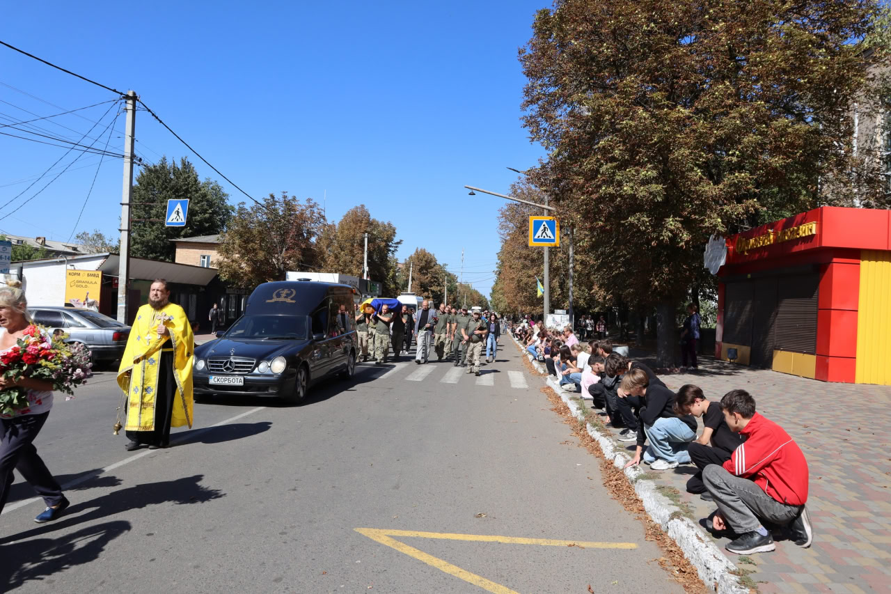 Загиблого військового провели в останню путь в Новоукраїнській громаді