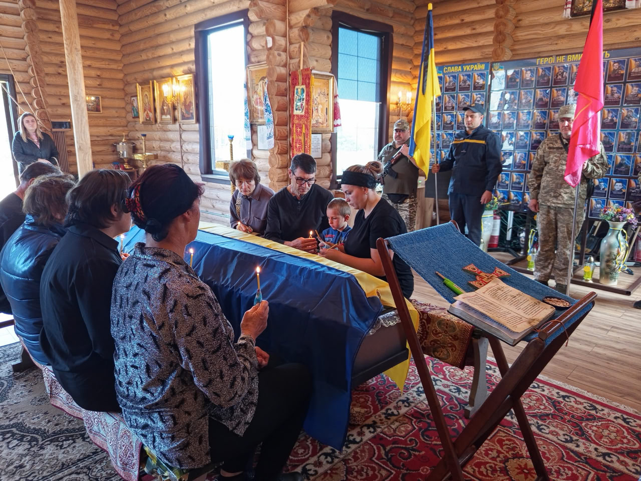 Із загиблим військовим попрощалися в Долинській