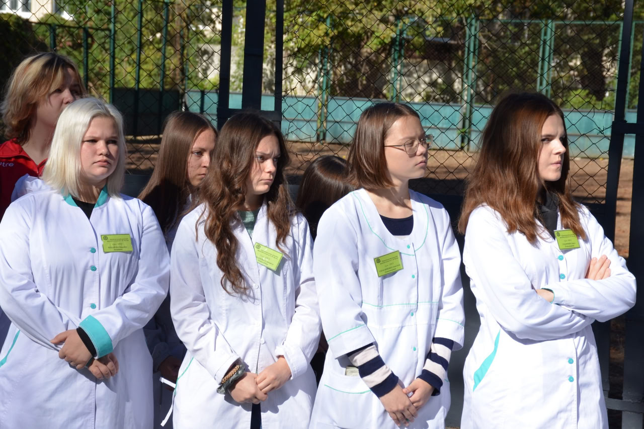 Червоний Хрест облаштував два спортмайданчики у медколеджі Кропивницького