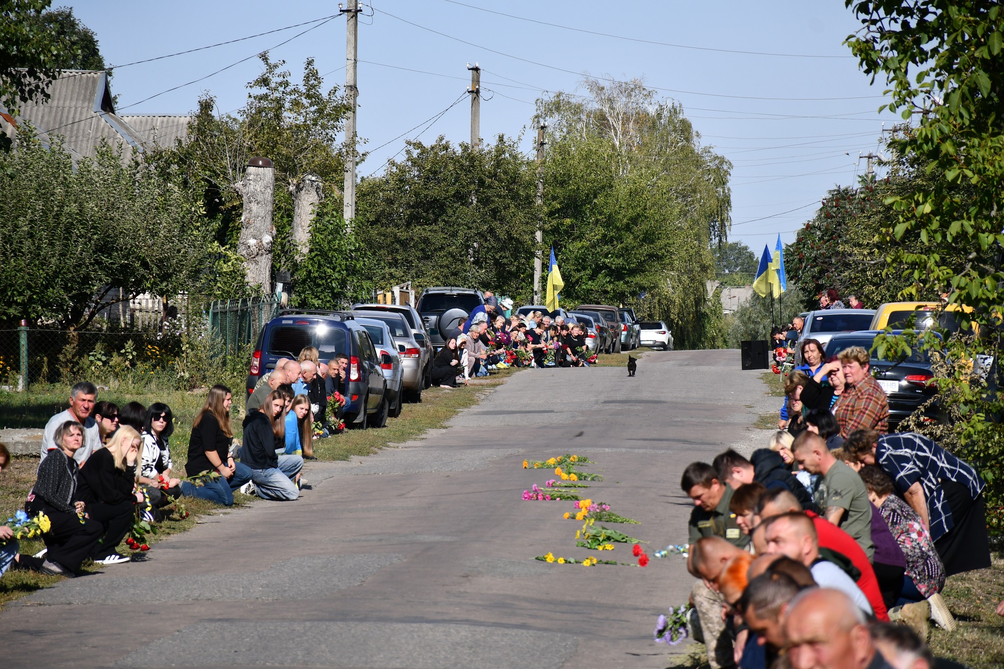 У Приютівській громаді в останню путь провели загиблого на Донеччині Володимира Грабенка.