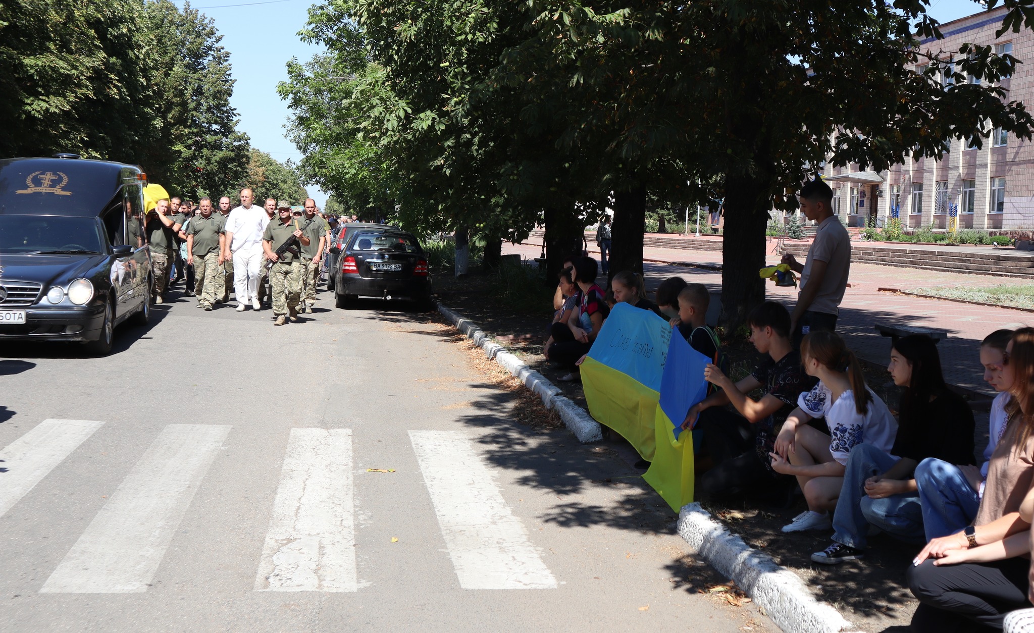 У Новоукраїнці в останню путь провели загиблого на Херсонщині Володимира Аношкіна.