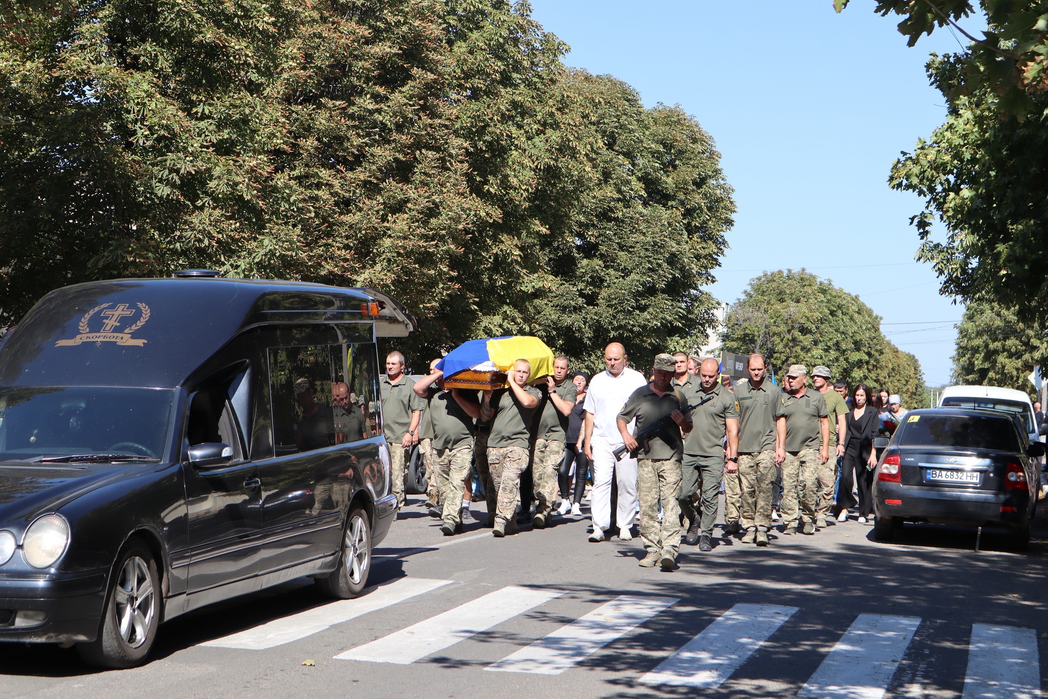 У Новоукраїнці в останню путь провели загиблого на Херсонщині Володимира Аношкіна.